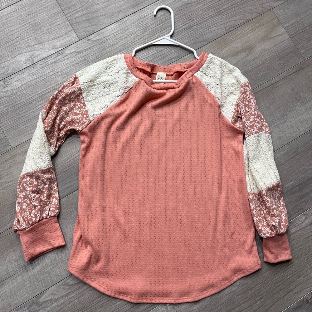 Cute Orange and Cream Pulse top